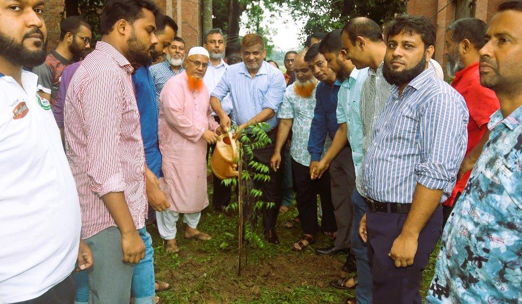 শেকৃবিতে বৃক্ষরোপন কর্মসূচী